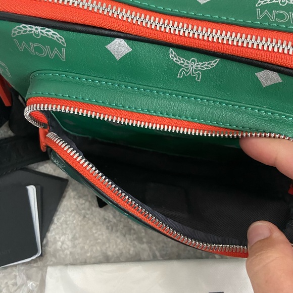 MCM Resnick Eden Green Reflective Leather Belt Bag - Picture 5 of 8